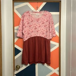Women’s quarter length floral tee